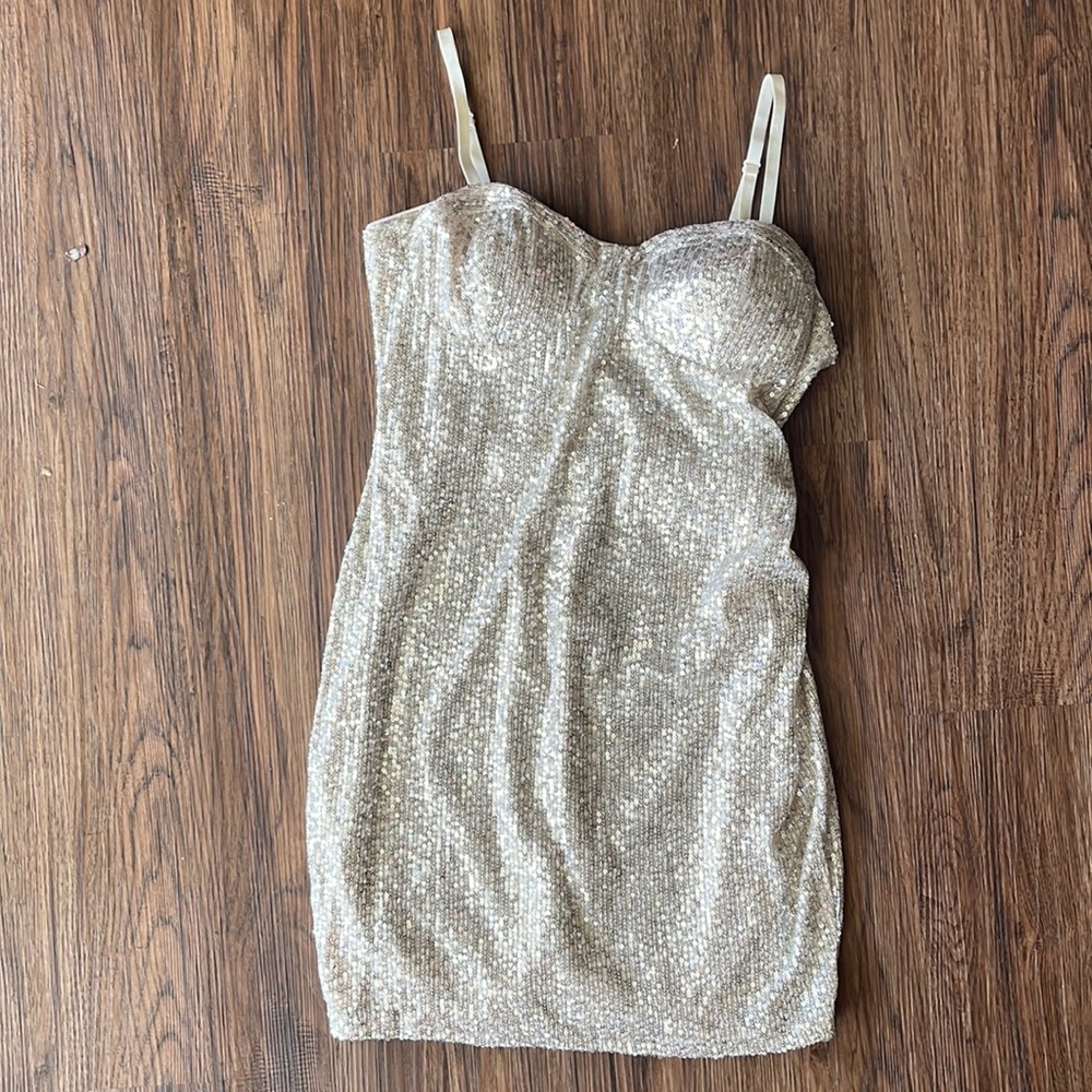 Silver/Champagne Sequin bodycon mini dress size L built in padding